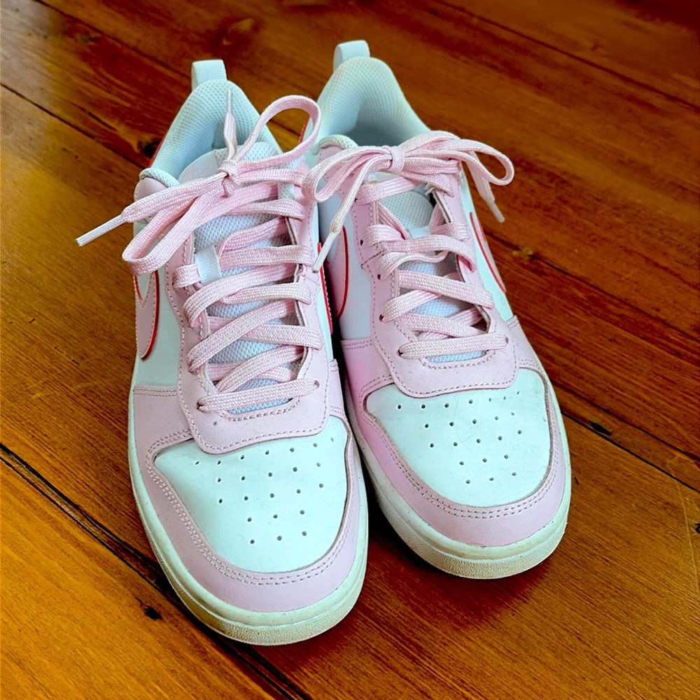 Nike Low Dunk Soft Pink 7Y / 8.5 Women’s